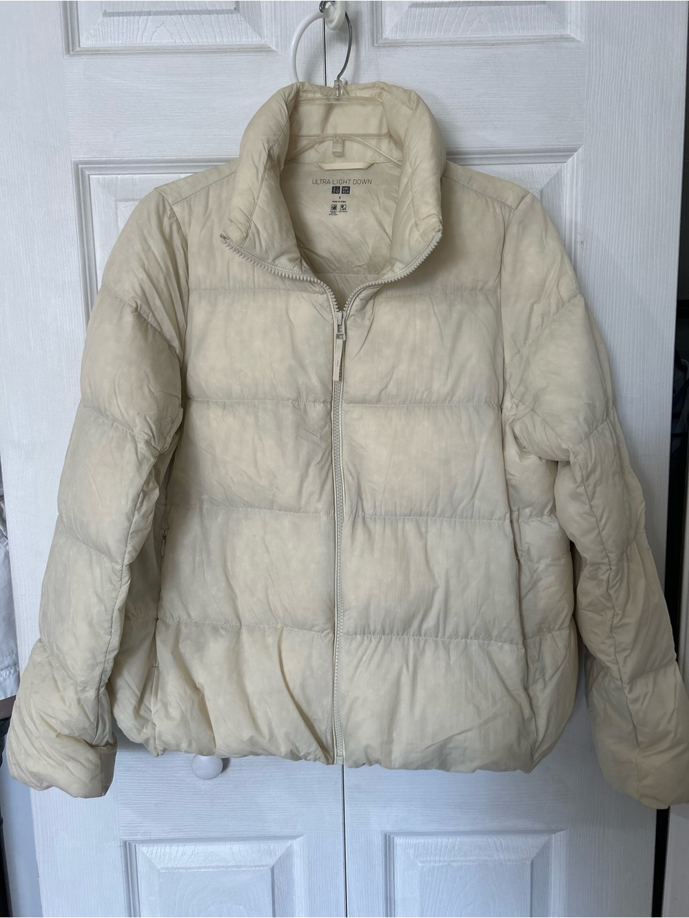 Uniqlo Women's Light Cream Puffer Jacket